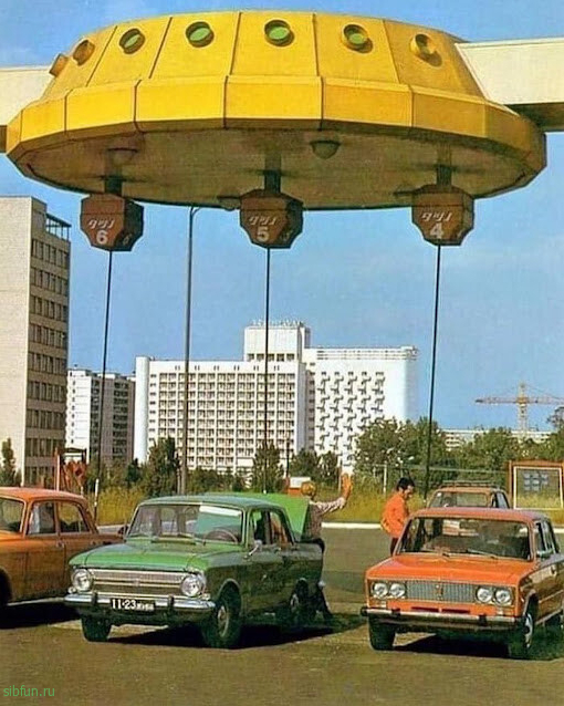 Автозаправочные станции с "летающими тарелками" в Киеве в конце 1970-х – начале 1980-х годов 