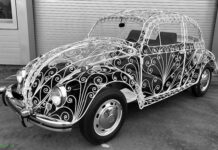 «Жук» из кованого железа, также известный как «свадебный автомобиль»