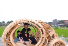 Деревянный автомобиль, сгенерированный искусственным интеллектом