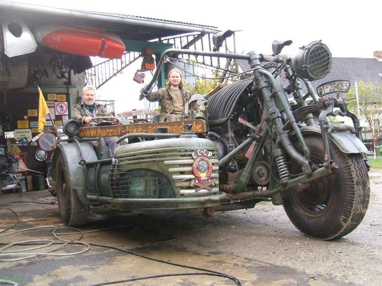 Самый тяжеловесный мотоцикл в мире оснащён танковым двигателем 