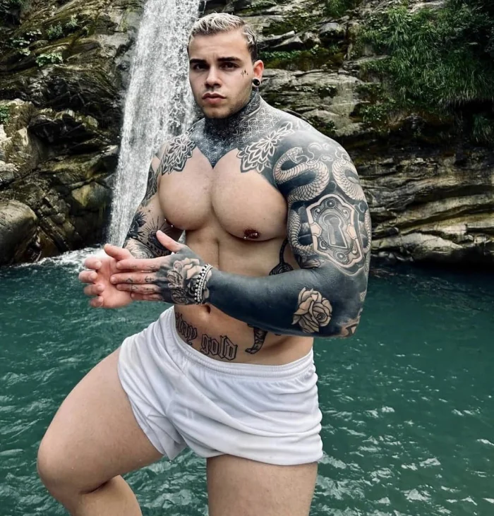 14 случаев, когда с фотошопом явно переборщили — и стало жутковато