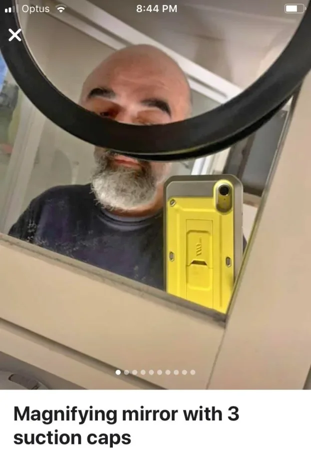 Люди продают зеркала