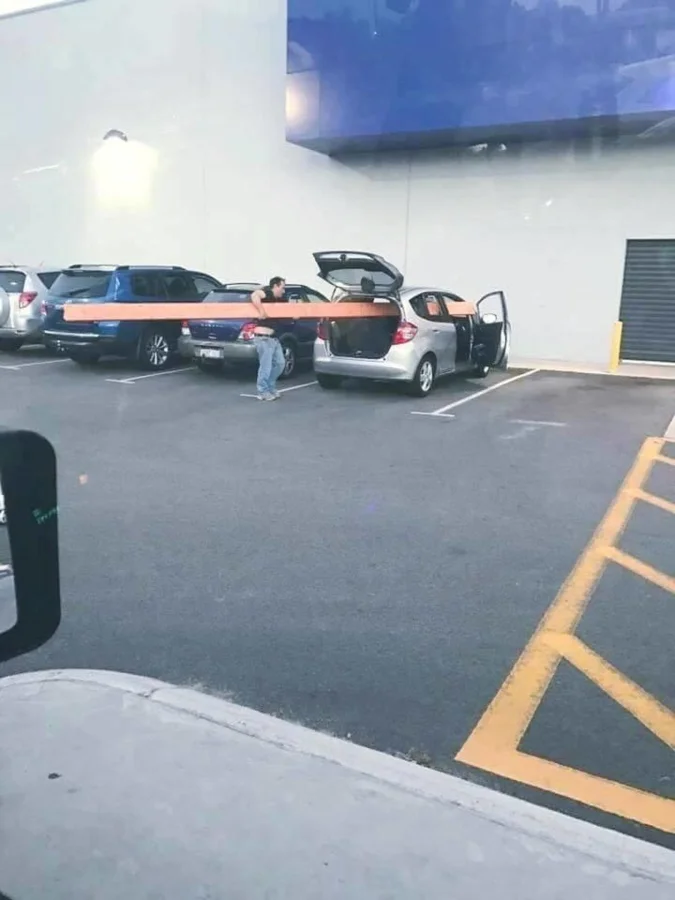 Фото вне здравого смысла: 20 примеров абсурда