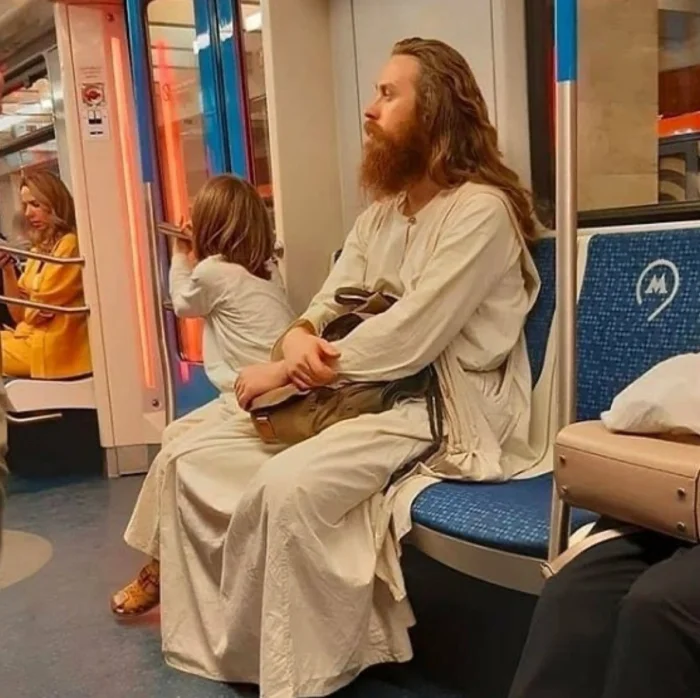 20 необычных пассажиров, которых можно встретить в метро