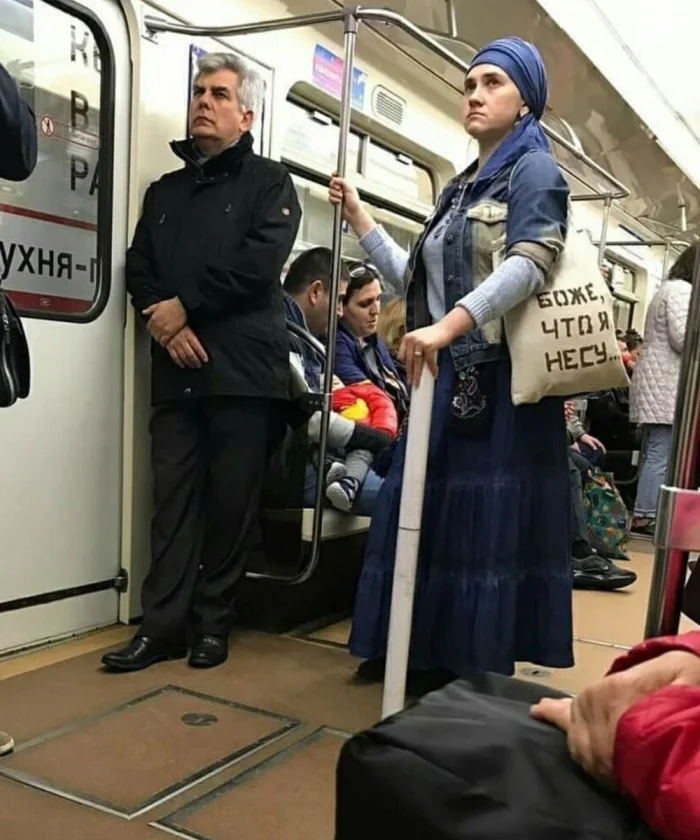 20 необычных пассажиров, которых можно встретить в метро
