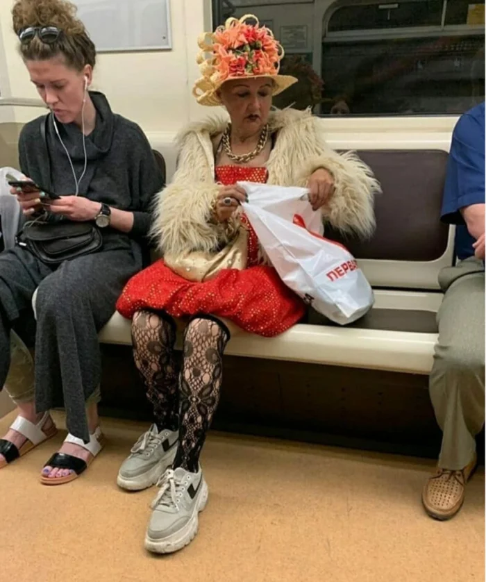 20 необычных пассажиров, которых можно встретить в метро