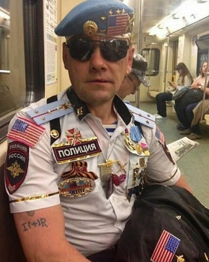 20 необычных пассажиров, которых можно встретить в метро