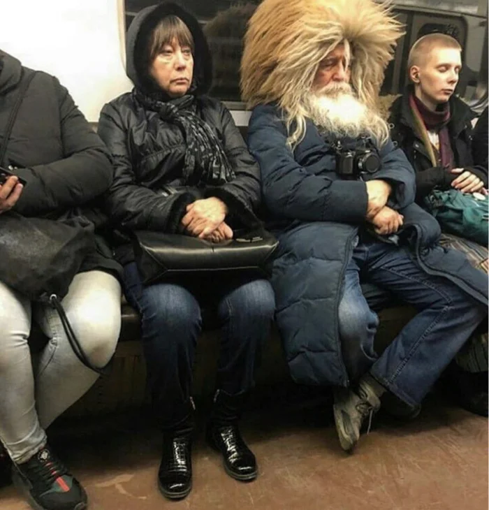 20 необычных пассажиров, которых можно встретить в метро