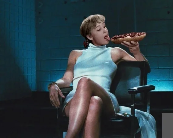 Смешные мемы о еде и кулинарных неудачах