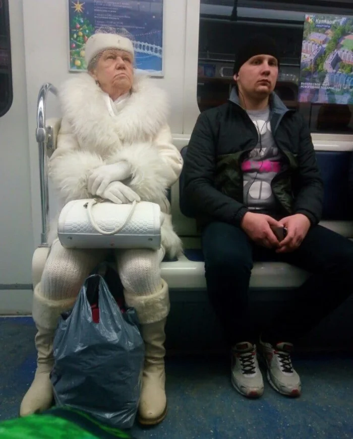 20 необычных пассажиров, которых можно встретить в метро