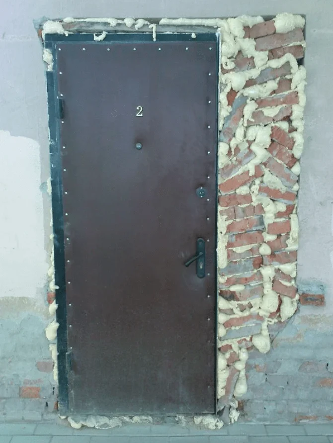 Монтажная пена — решение всех проблем: 16 смешных примеров «ремонта» Монтажная пена — решение всех проблем: 16 смешных примеров «ремонта»