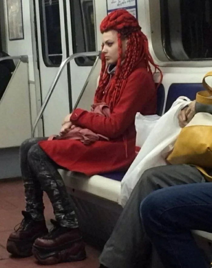 20 необычных пассажиров, которых можно встретить в метро