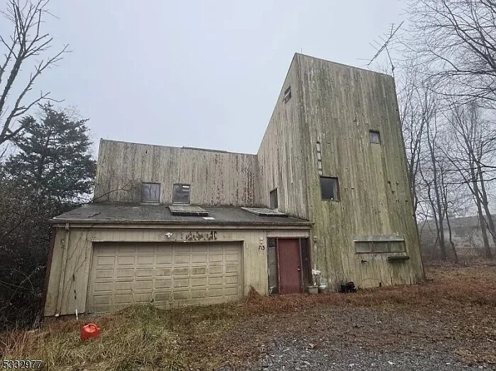 30 безумных объявлений о недвижимости, в существование которых сложно поверить 30 безумных объявлений о недвижимости, в существование которых сложно поверить